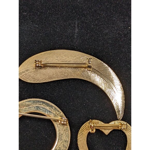Vintage Set of 3 Gold Tone Ribbed Heart Circle Leaf Pin Brooches - Picture 8 of 11